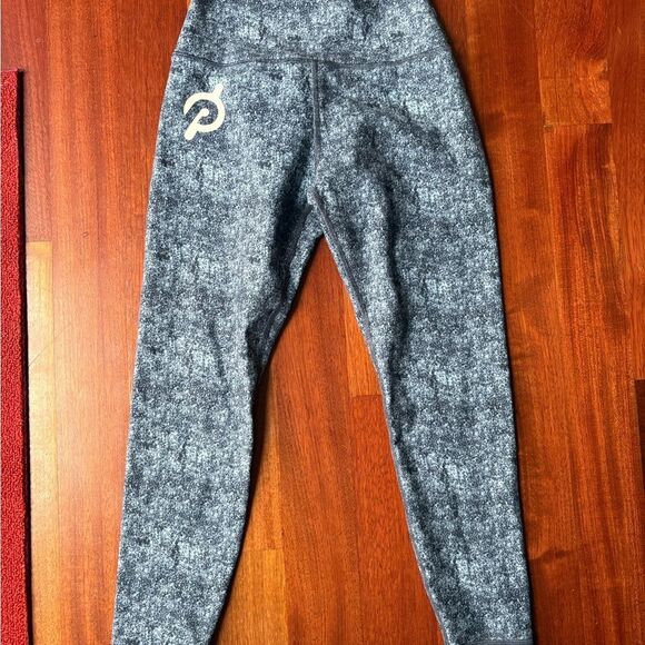 Peloton Cadent 25” leggings - Picture 2 of 4